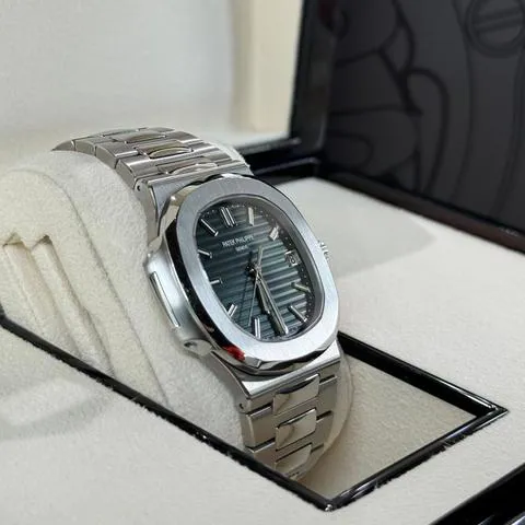 Patek Philippe Nautilus 5711/1A-014 40mm Stainless steel Green 3