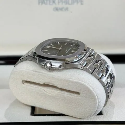 Patek Philippe Nautilus 5711/1A-014 40mm Stainless steel Green 7