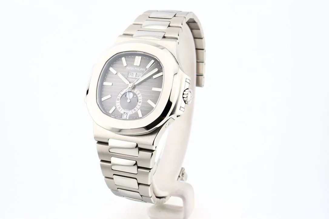 Patek Philippe Nautilus 5726/1A-001 40mm Stainless steel Black 1