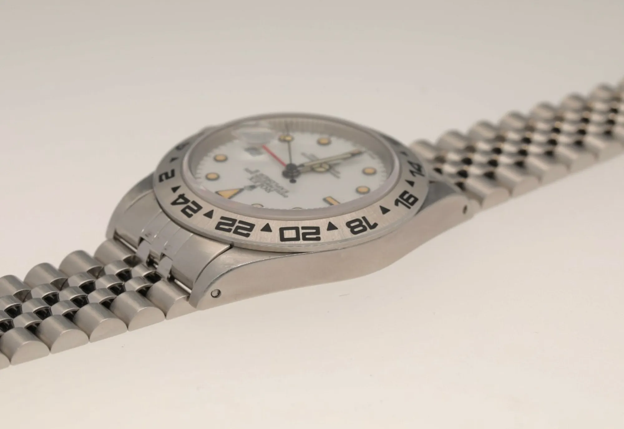 Rolex Explorer II 16550 40mm Porcelain 9