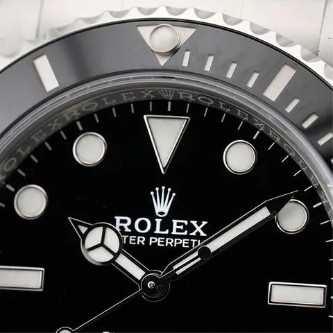 Rolex Submariner (No Date) 41 124060 41mm Stainless steel Black 10