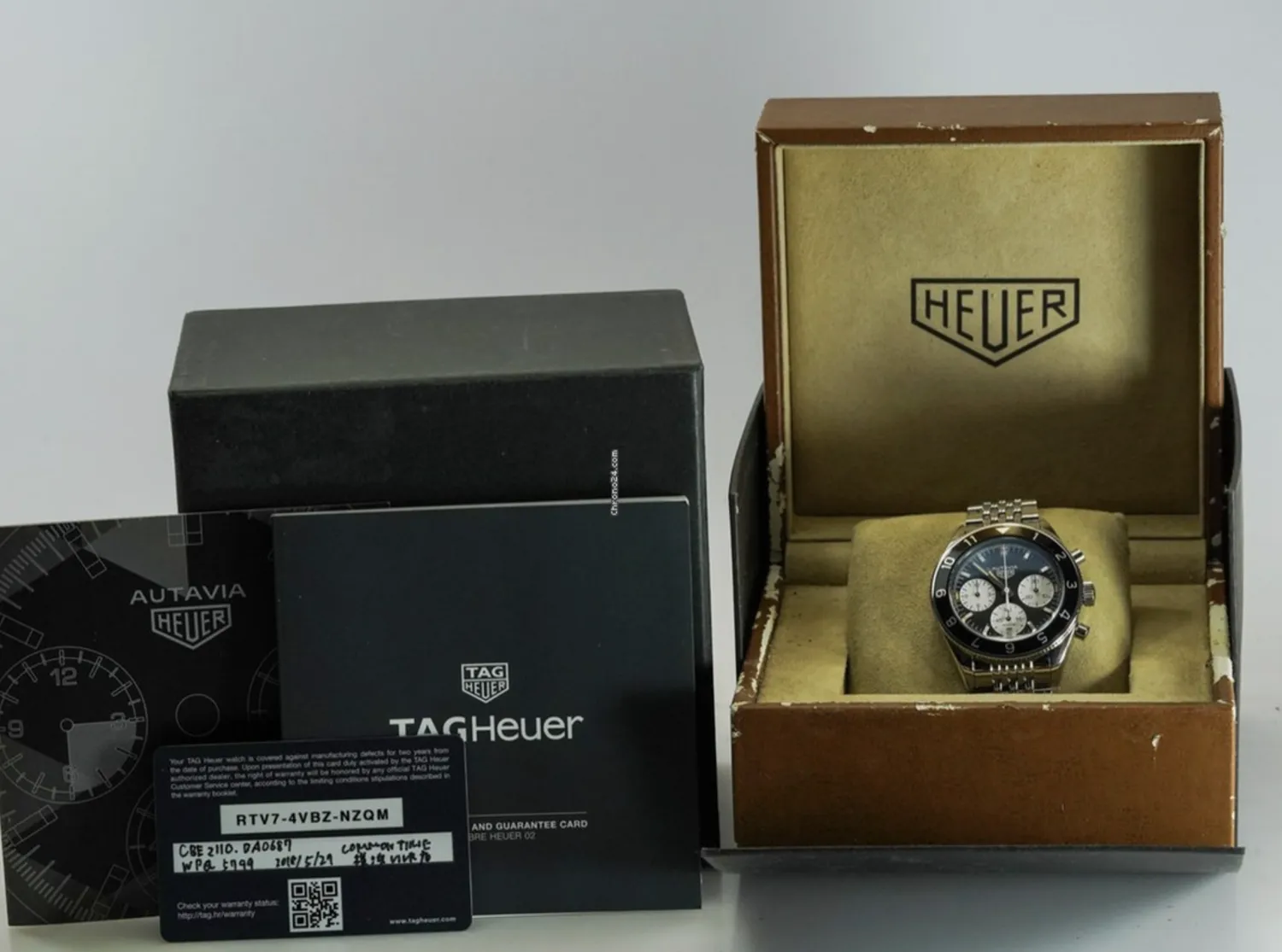 TAG Heuer Autavia CBE2110.BA0687 42mm Black 1