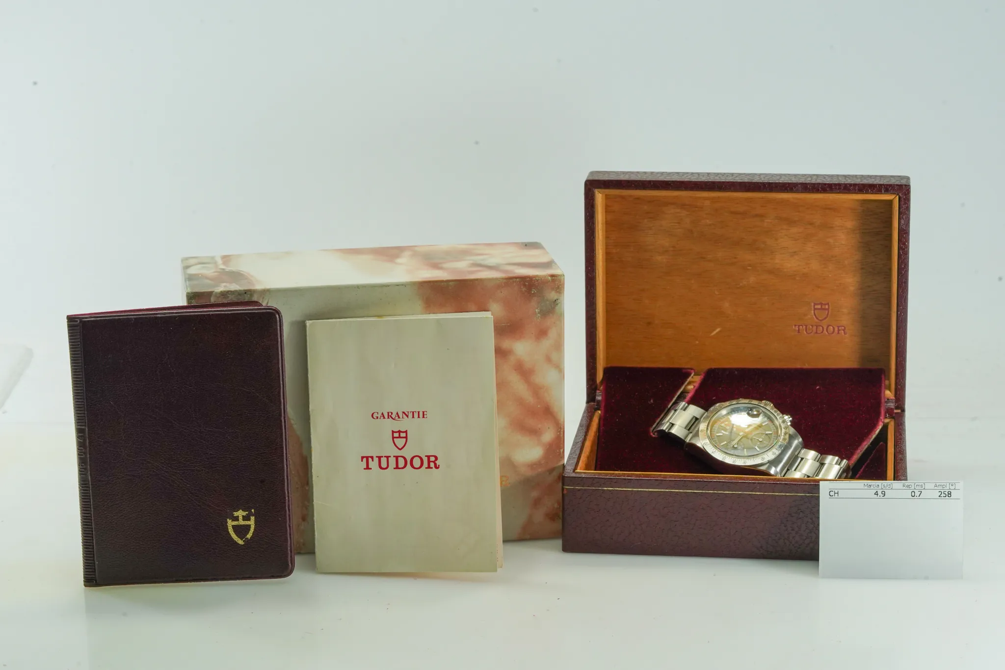 Tudor Oysterdate Big Block 94300 40mm Silver 1