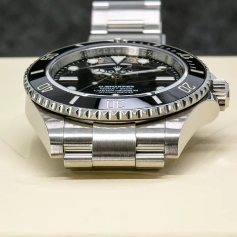 Rolex Submariner 124060 41mm Stainless steel Black 1