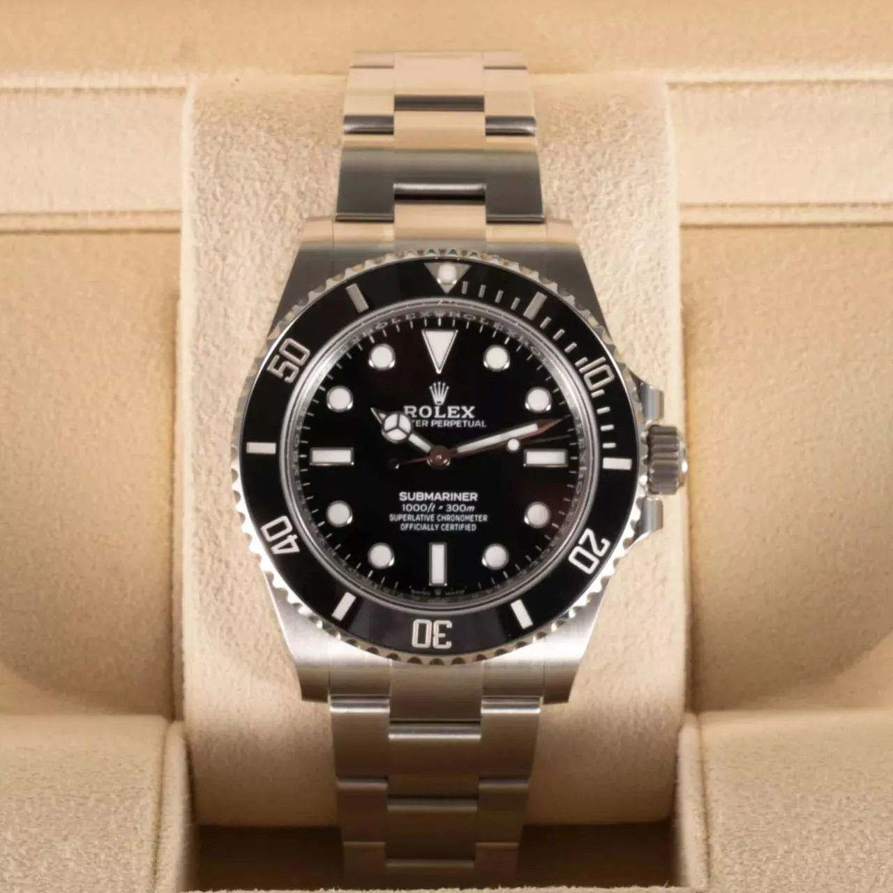 Rolex Submariner 124060-0001 41mm Oystersteel Black