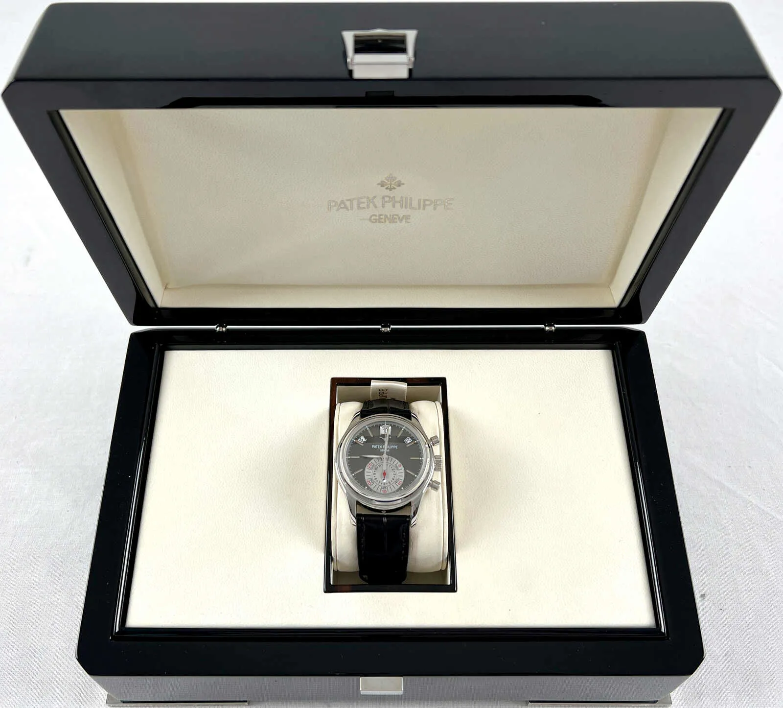 Patek Philippe Annual Calendar Chronograph 5960 40mm Platinum 1