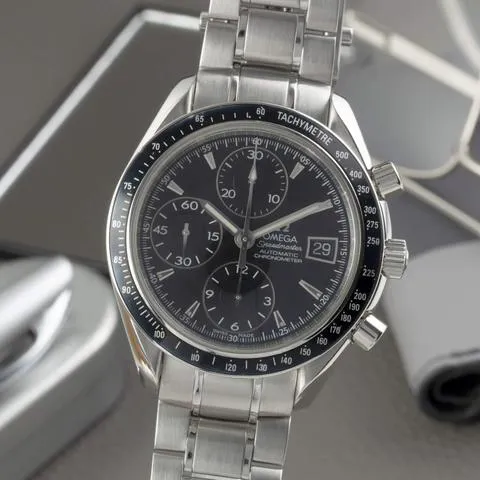 Omega Speedmaster Date 32105000 40mm Stainless steel Black