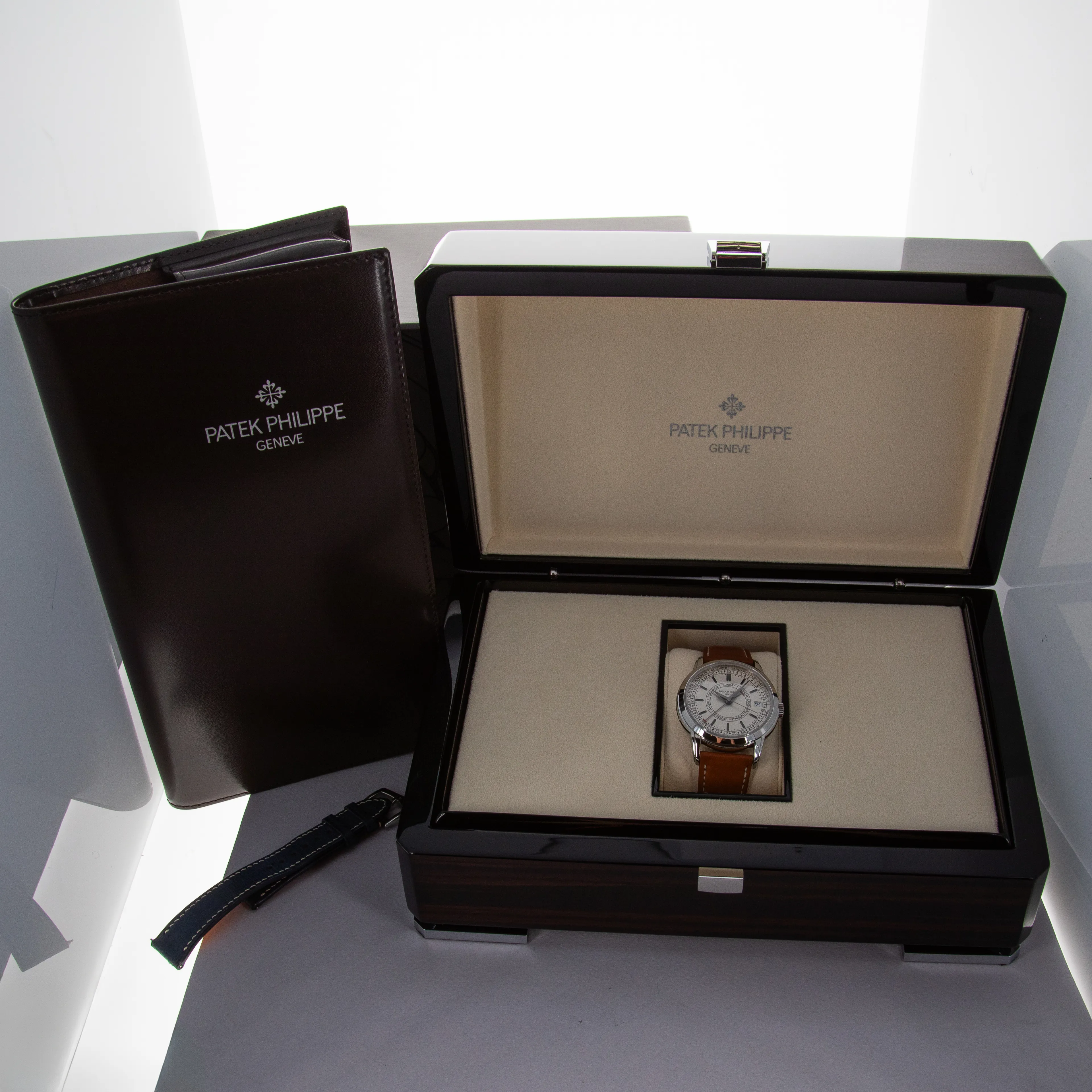 Patek Philippe Calatrava 5212A-001 40mm Stainless steel White 15