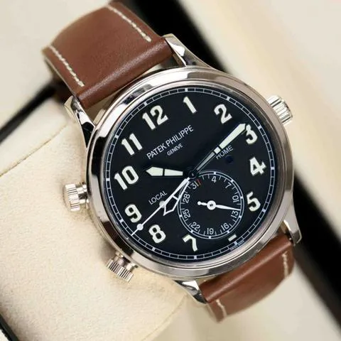 Patek Philippe Calatrava Pilot Travel Time 5524G-001 42mm White gold Blue 10