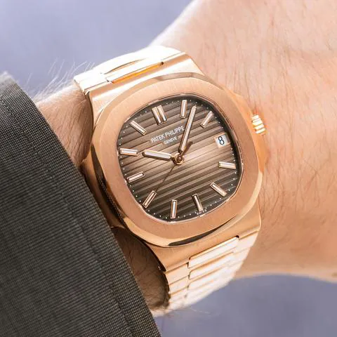 Patek Philippe Nautilus 5711/1R-001 40mm Rose gold Brown 1