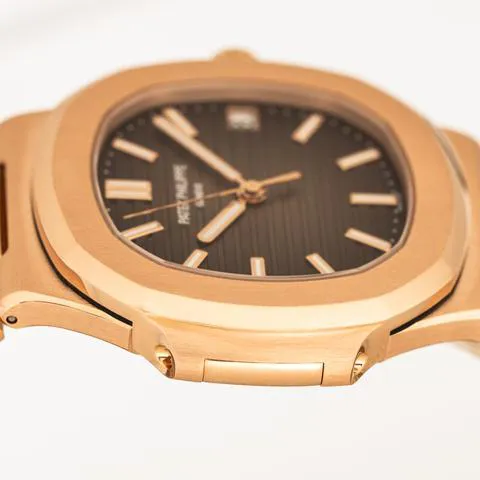 Patek Philippe Nautilus 5711/1R-001 40mm Rose gold Brown 6