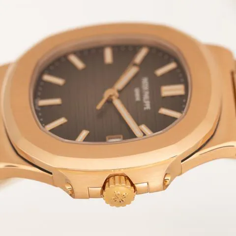 Patek Philippe Nautilus 5711/1R-001 40mm Rose gold Brown 7