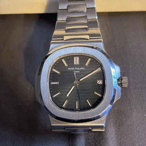 Patek Philippe Nautilus 5711 40mm Stainless steel Blue 21