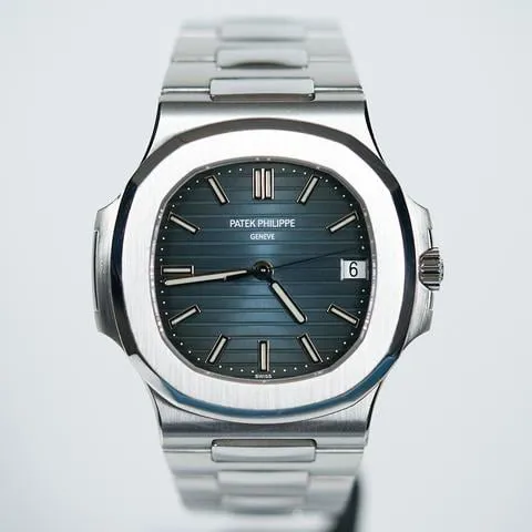 Patek Philippe Nautilus 5800/1A-001 38mm Stainless steel Blue