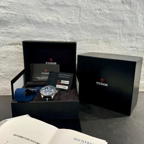 Tudor Pelagos 25707B/21 42mm Titanium Blue 5