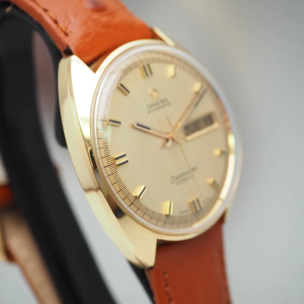 Omega Seamaster Cosmic 166.049 35mm Yellow gold 2