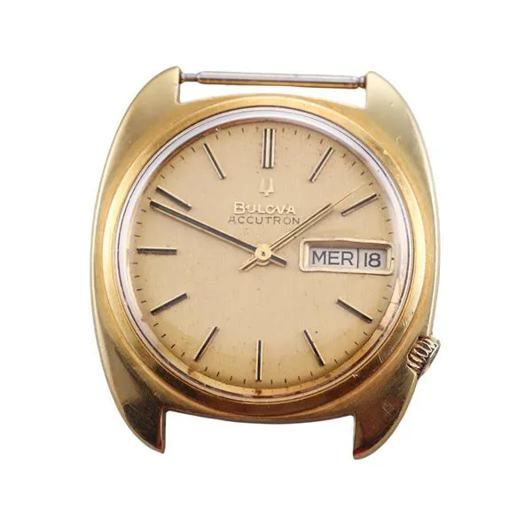 Bulova Accutron 35mm Yellow gold