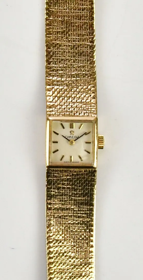 Omega Yellow gold