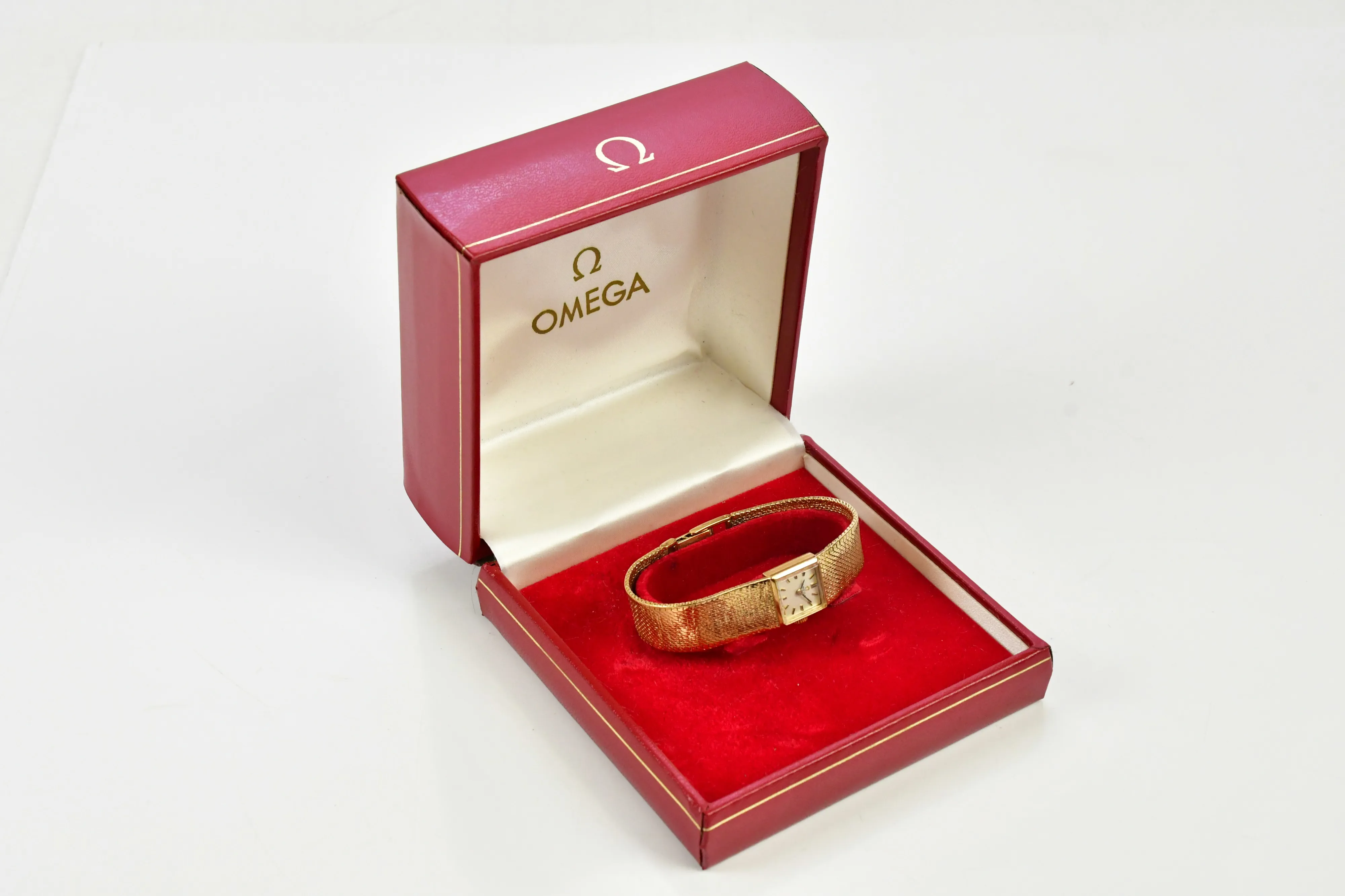 Omega Yellow gold 4