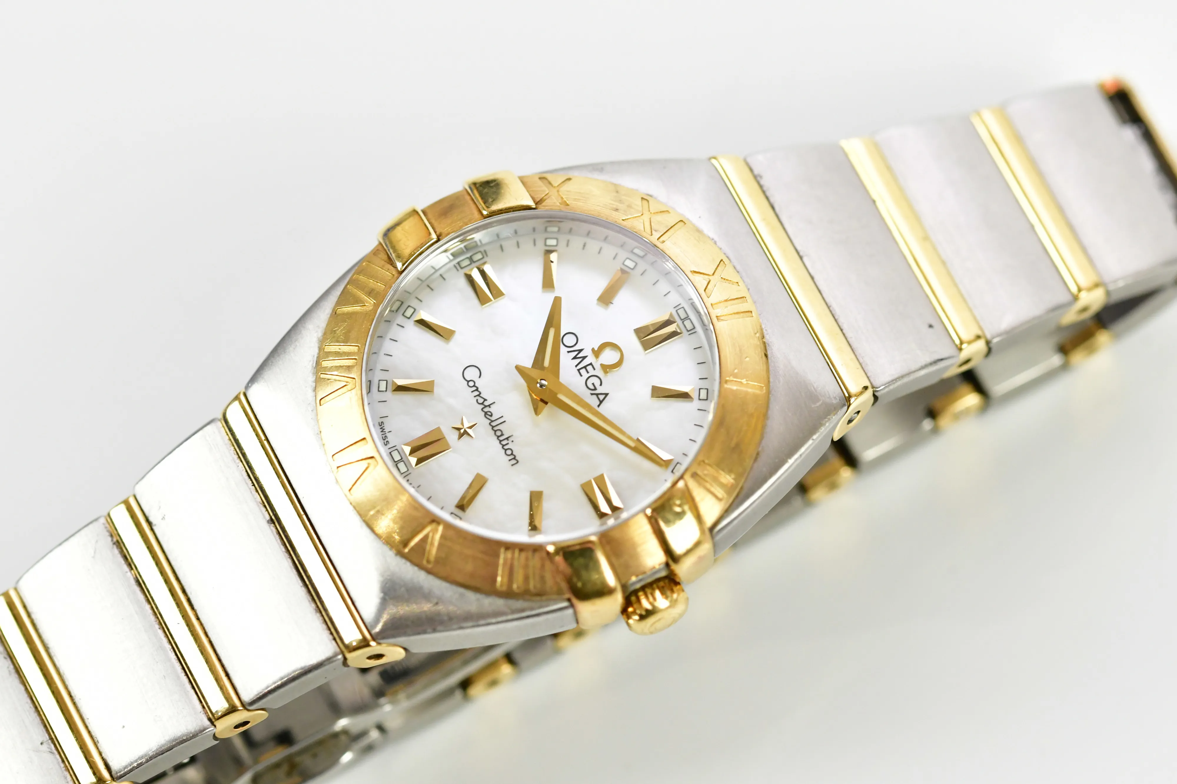 Omega Constellation Metal Mother-of-pearl 1