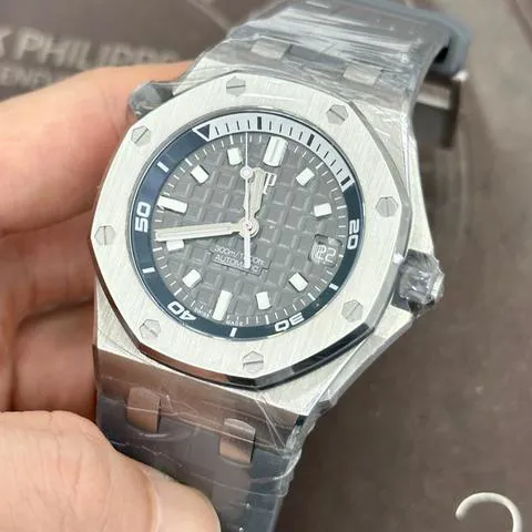 Audemars Piguet Royal Oak Offshore Diver 15720ST.OO.A009CA.01 42mm Stainless steel Gray