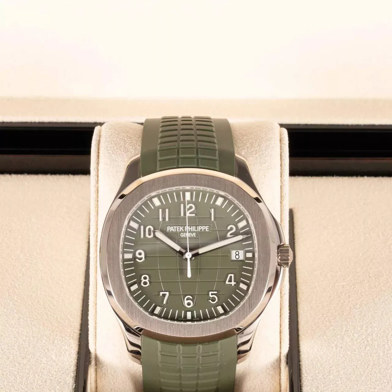 Patek Philippe Aquanaut 5168G-010 42mm White gold Green 4