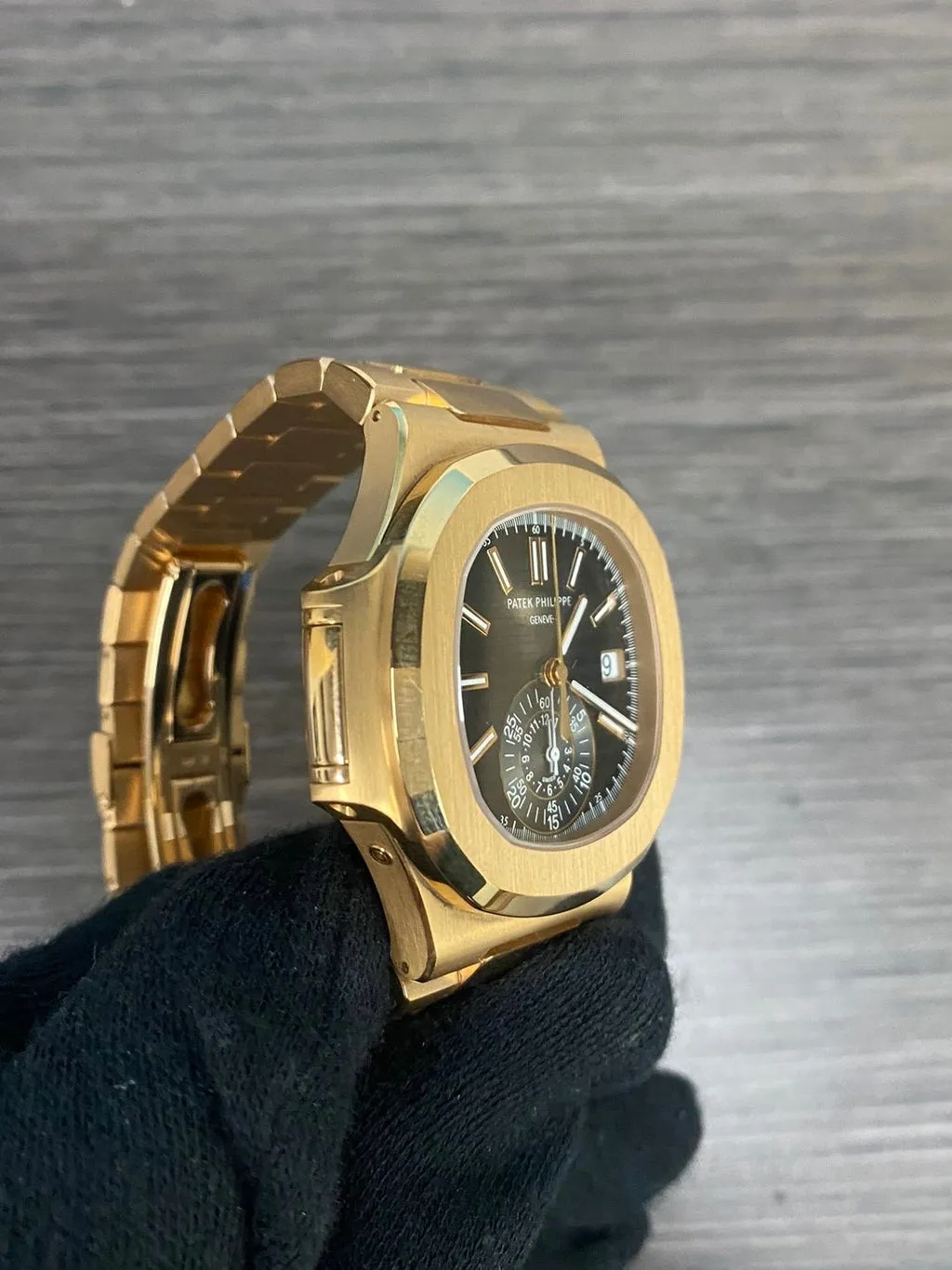 Patek Philippe Nautilus 5980/1R Rose gold 2