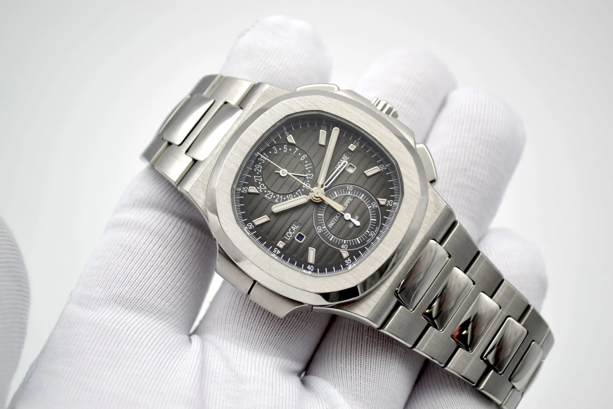 Patek Philippe Nautilus 5990/1A-001 40mm Stainless steel Black 7