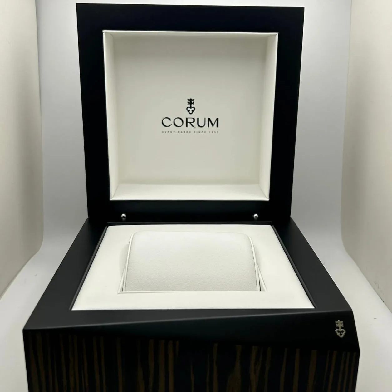 Corum Golden Bridge 113.160.59/001 34mm White gold Skeletonized 6