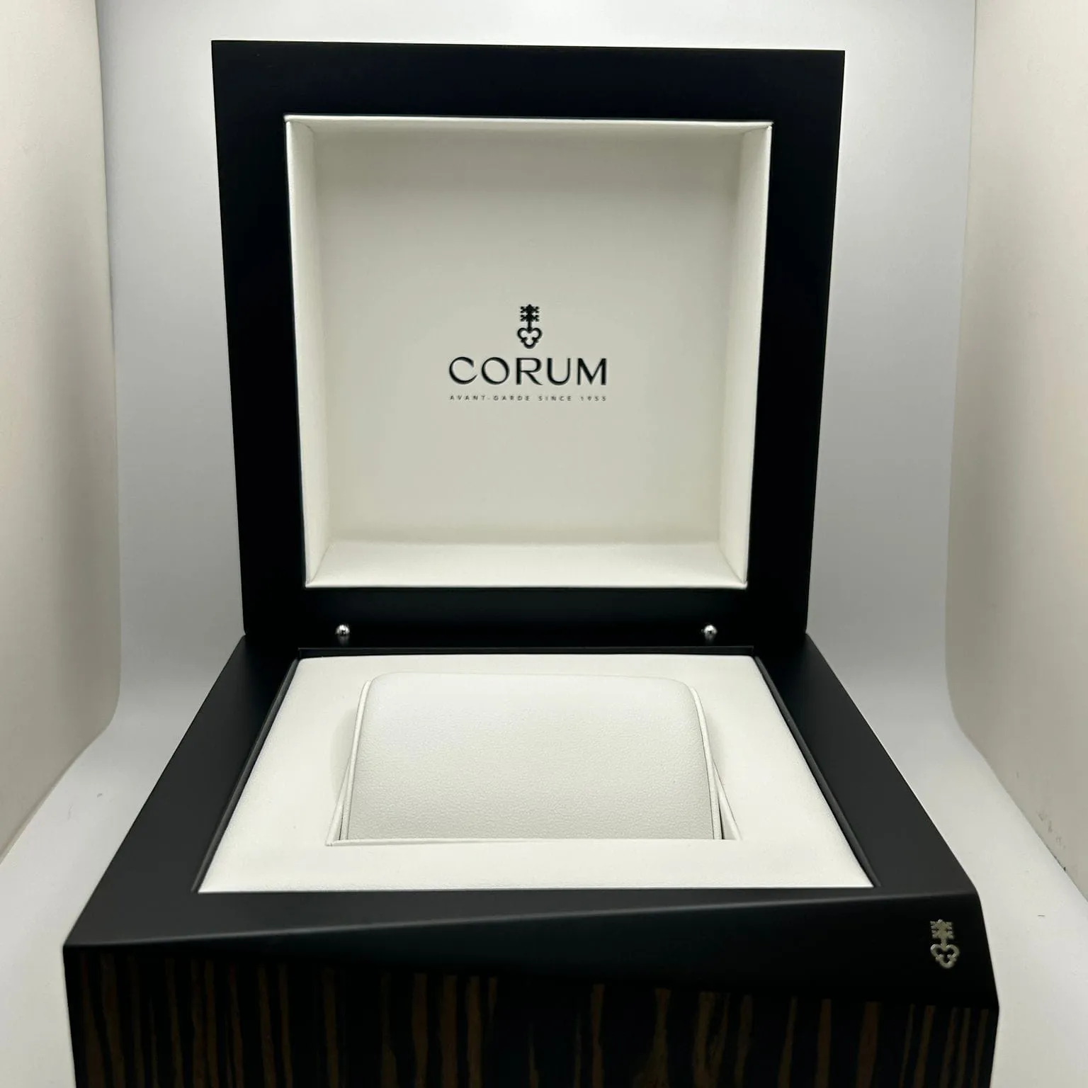 Corum Admiral's Cup 987.980.04/0061 AN04 48mm Titanium Gray 5