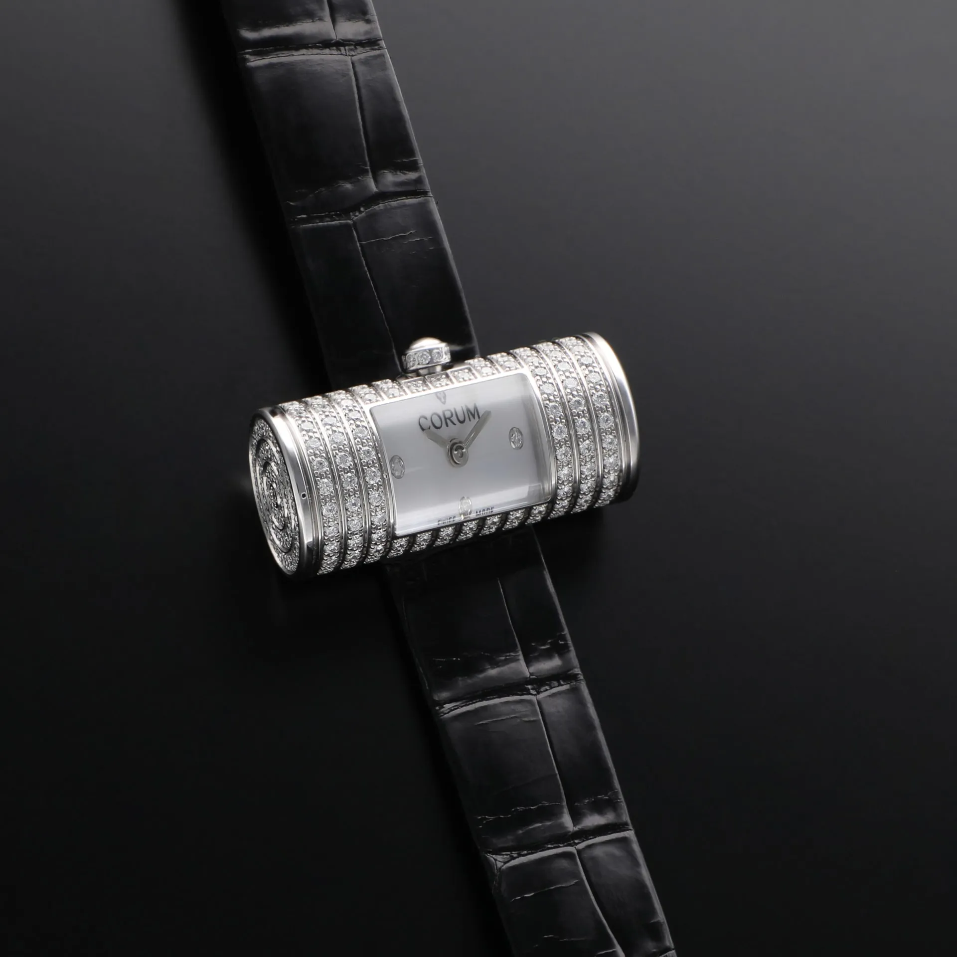 Corum 137.801.69/0081 PN01 30mm White gold and Diamond Mother-of-pearl 2