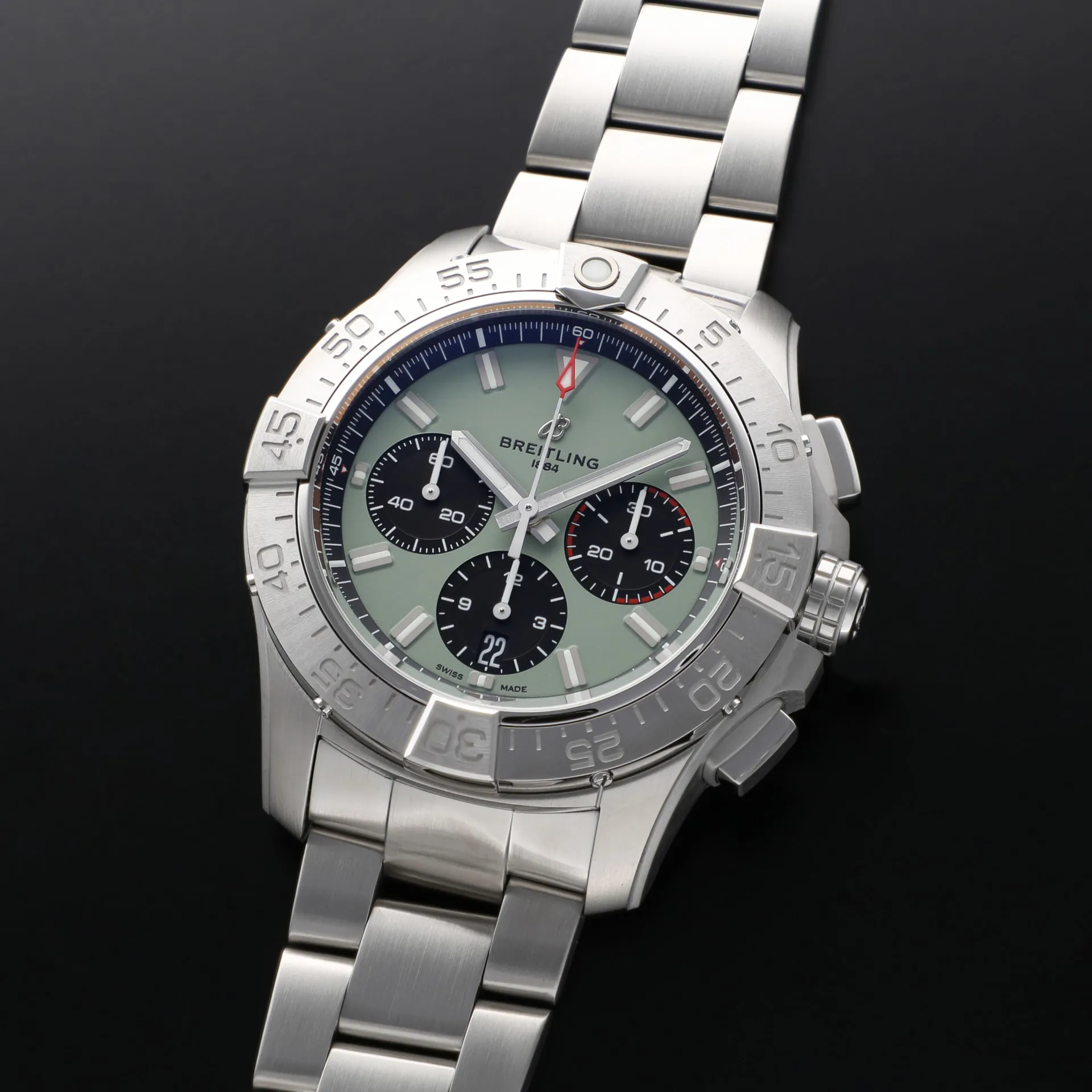 Breitling Avenger AB0147101L1A1 44mm Stainless steel Green 1