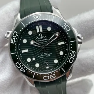 Omega Seamaster Diver 300M 210.32.42.20.10.001 Stainless steel Green