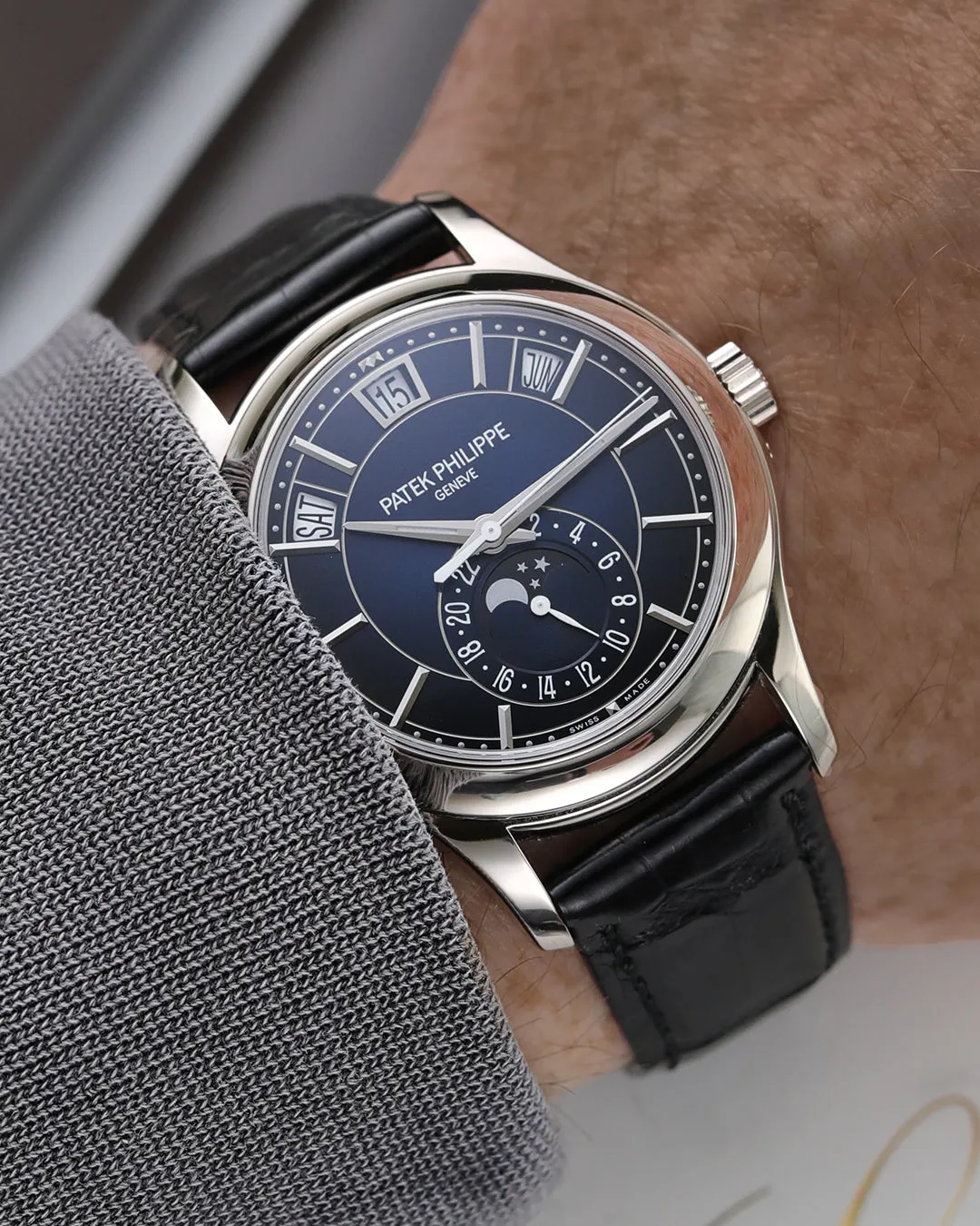 Patek Philippe Annual Calendar 5205G-013 40mm White gold Blue