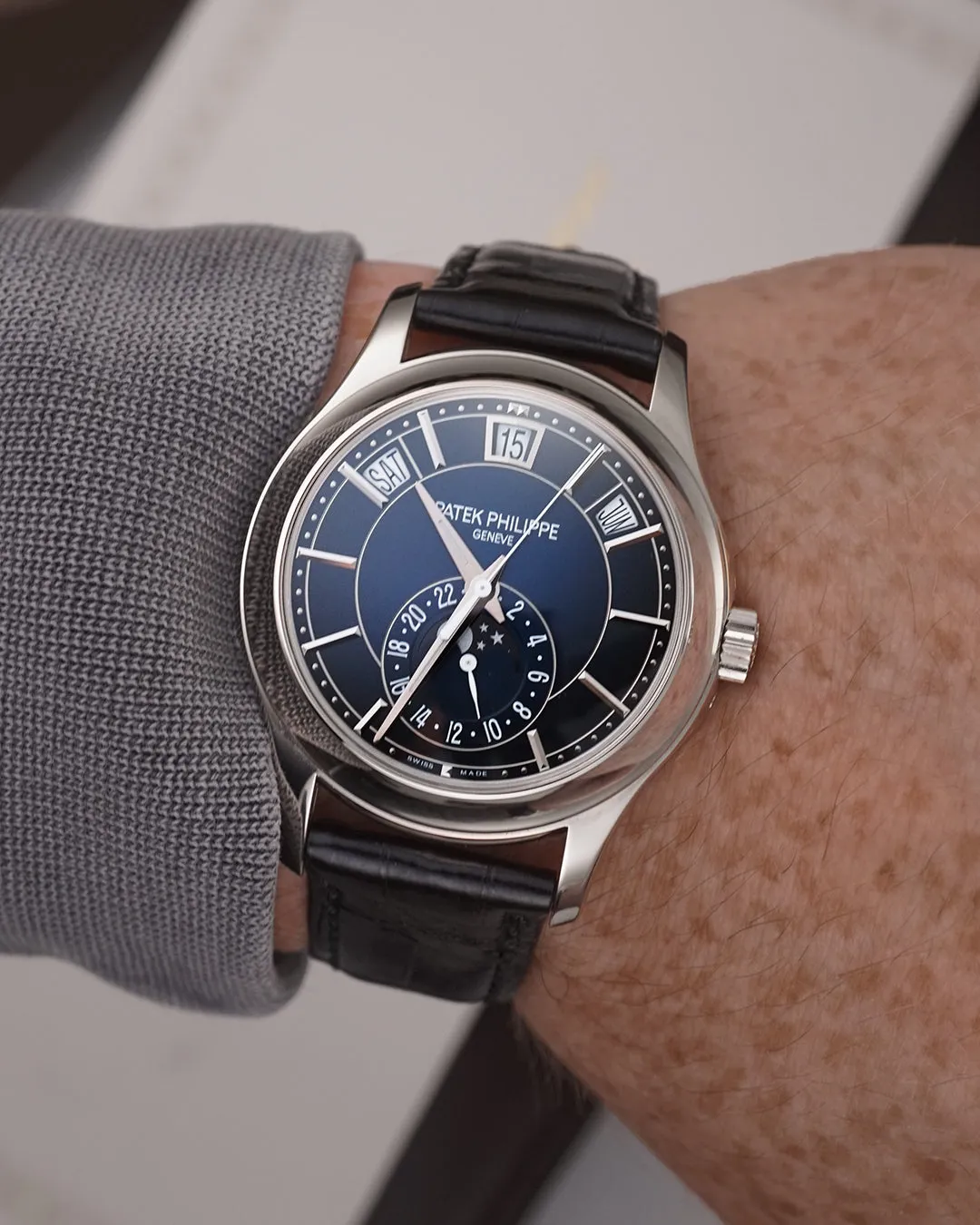 Patek Philippe Annual Calendar 5205G-013 40mm White gold Blue 2