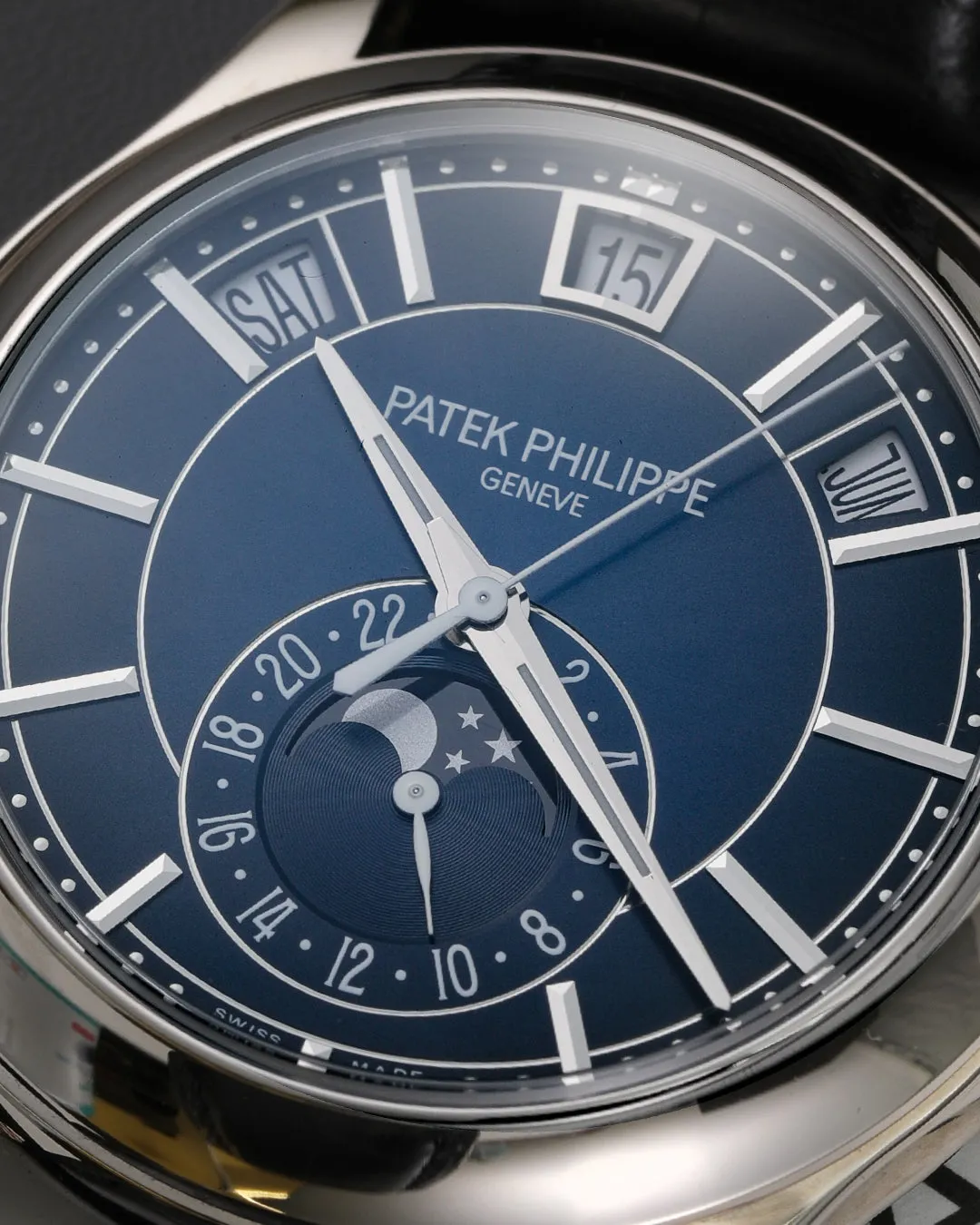 Patek Philippe Annual Calendar 5205G-013 40mm White gold Blue 4