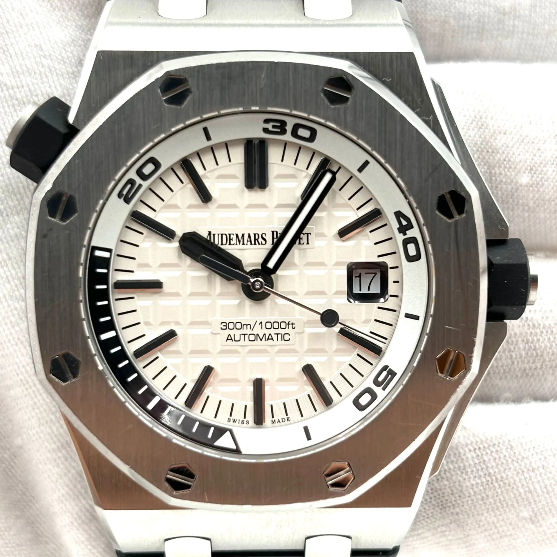 Audemars Piguet Royal Oak Offshore Diver 15710ST.OO.A010CA.01 42mm Stainless steel White