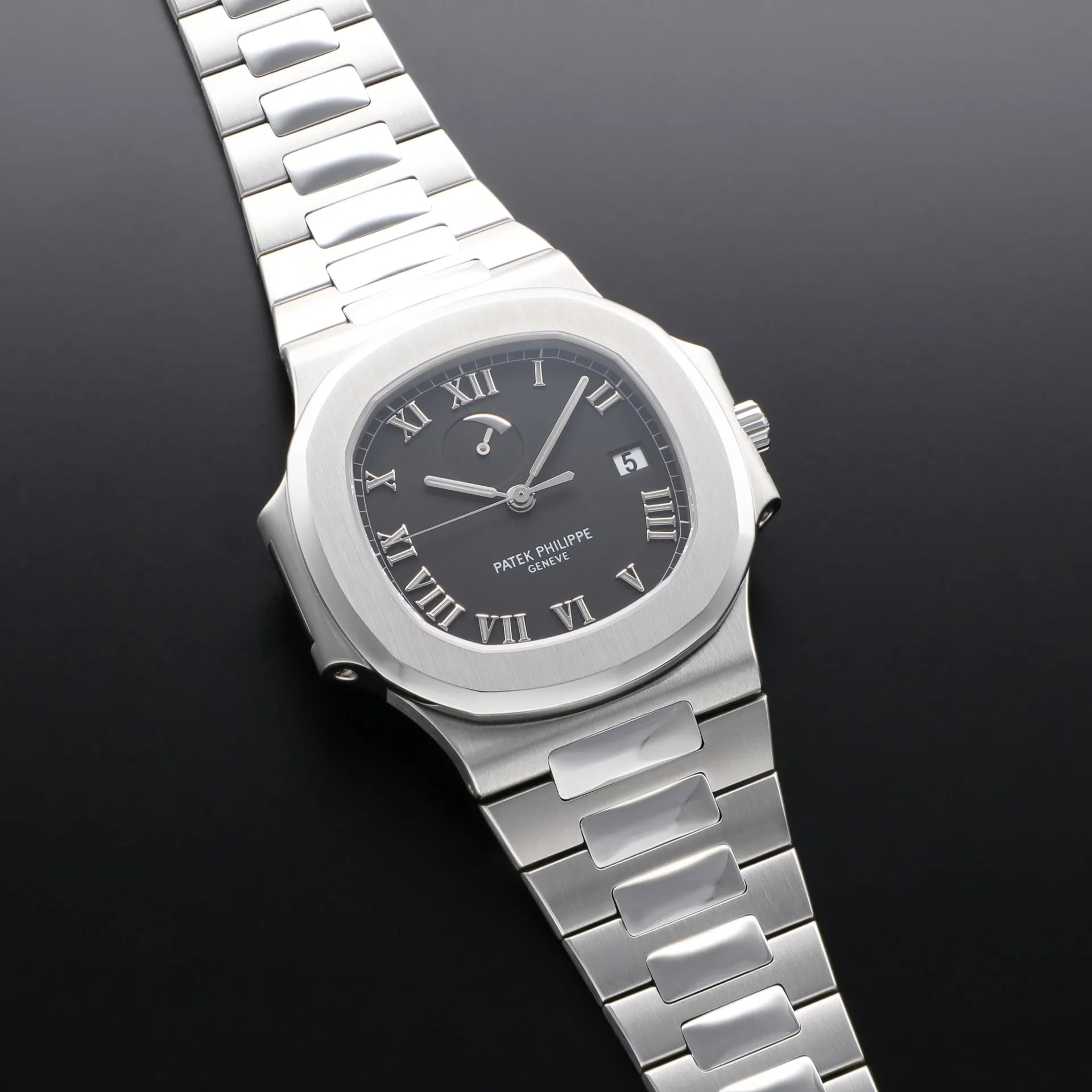 Patek Philippe Nautilus 3710/1A-001 40mm Stainless steel Black 2