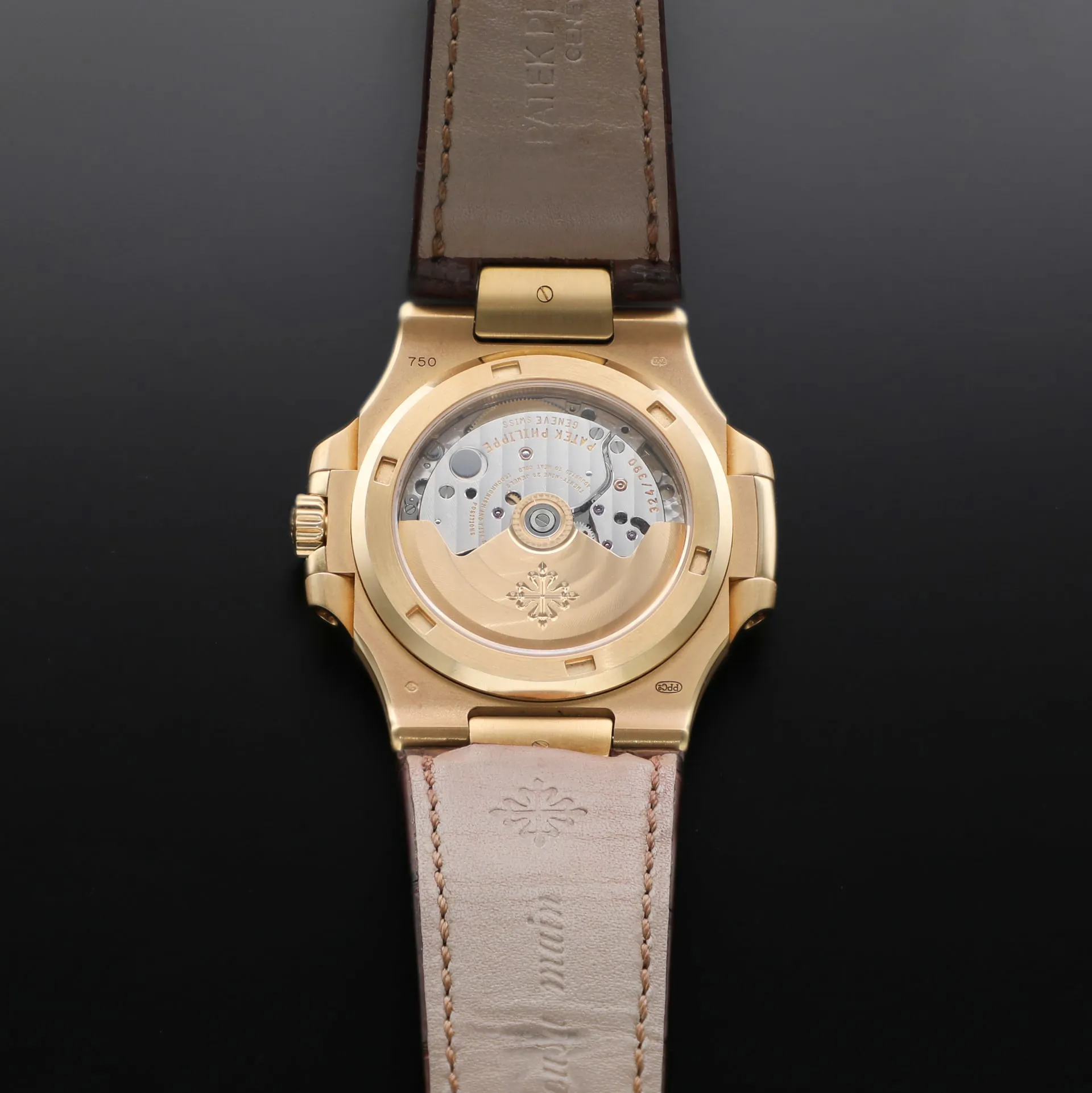 Patek Philippe Nautilus 5711J-001 40mm Yellow gold Silver 3