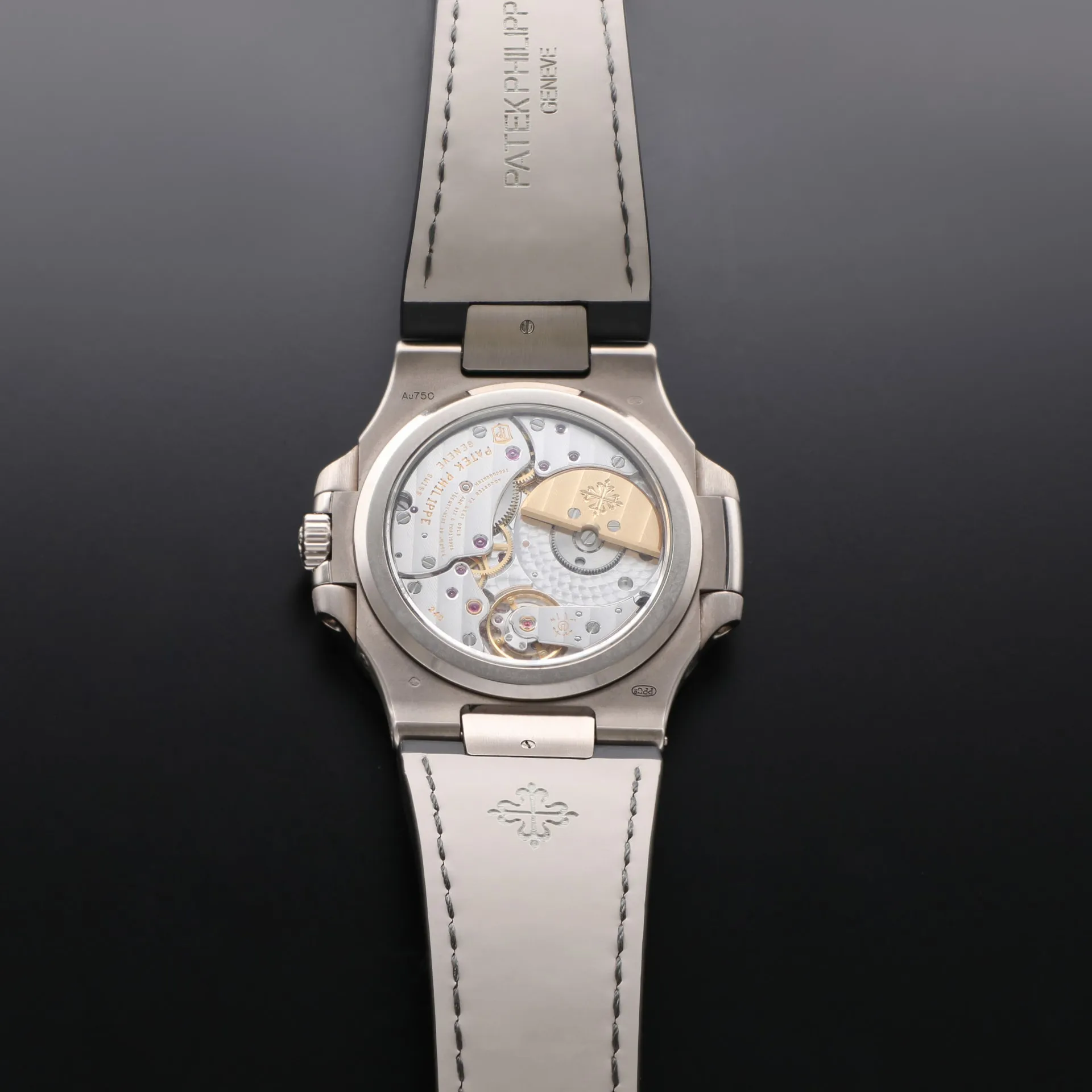 Patek Philippe Nautilus 5712G-001 40mm White gold Gray 3