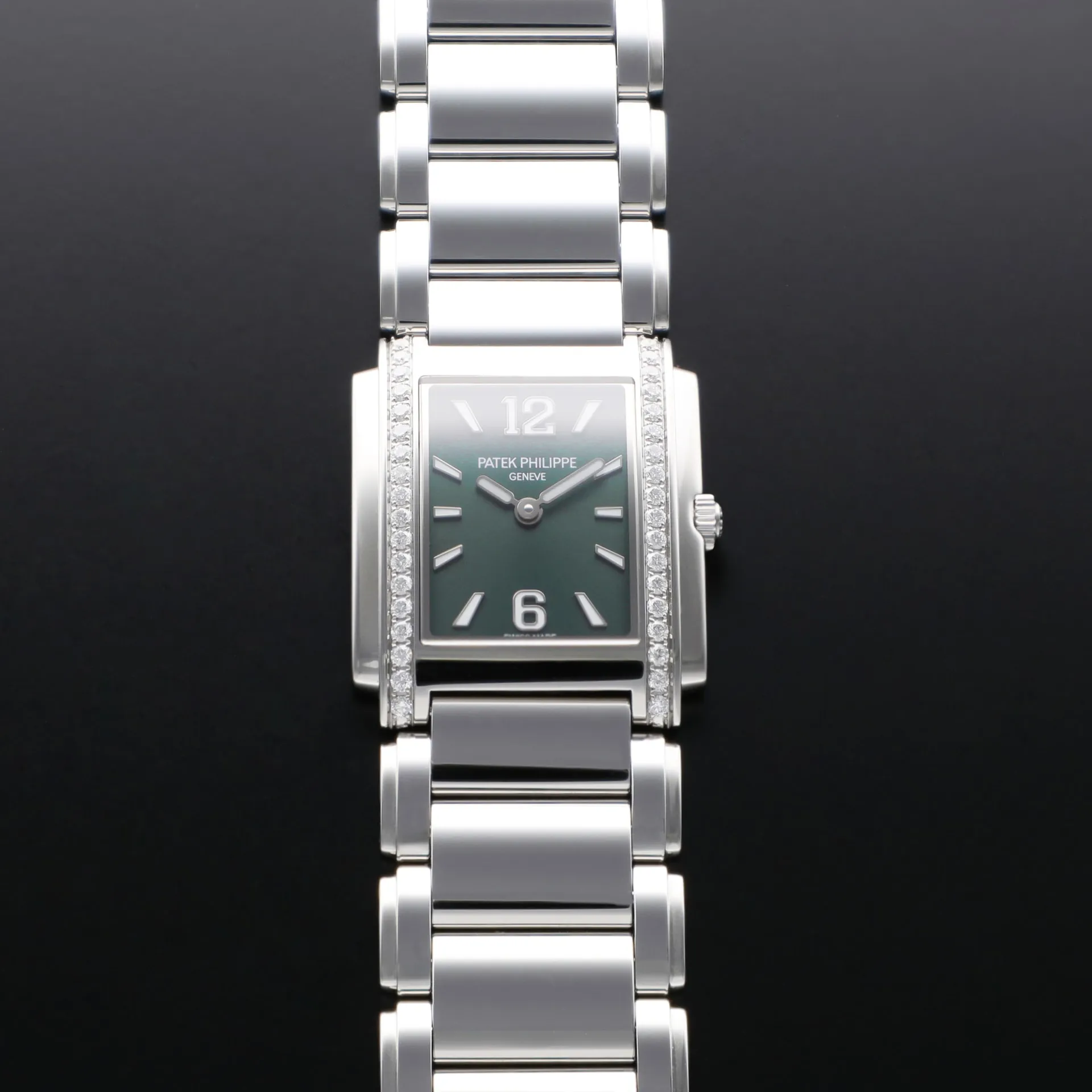 Patek Philippe Twenty~4 4910/1200A-011 25mm Stainless steel Green