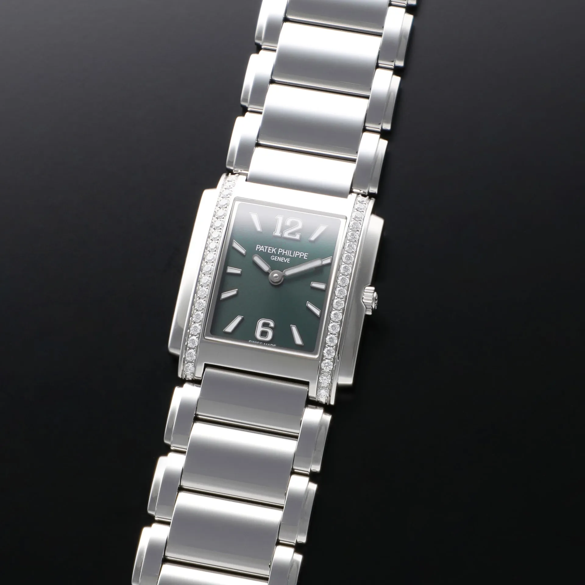 Patek Philippe Twenty~4 4910/1200A-011 25mm Stainless steel Green 1