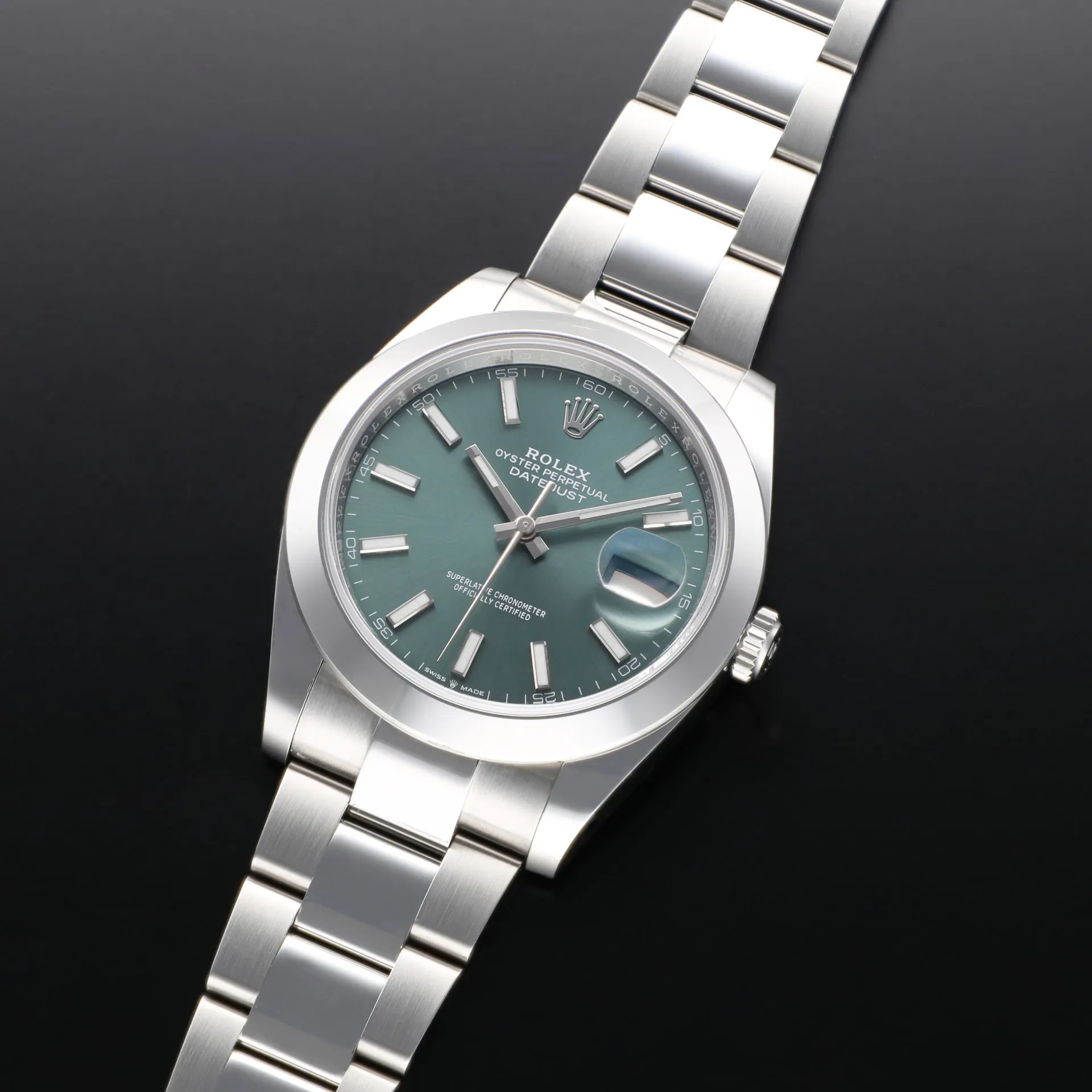 Rolex Datejust 126300-0019 41mm Oystersteel Green 1