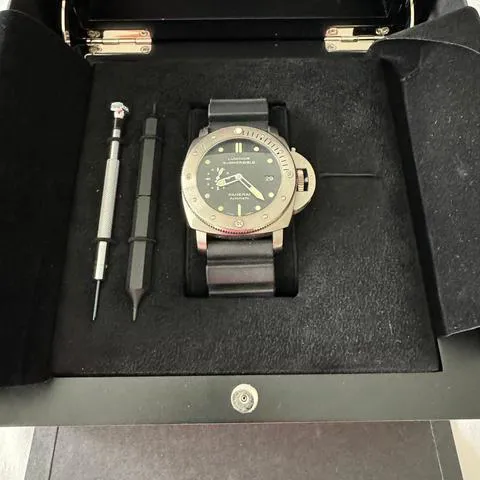 Panerai Submersible PAM 00305 47mm Titanium Black