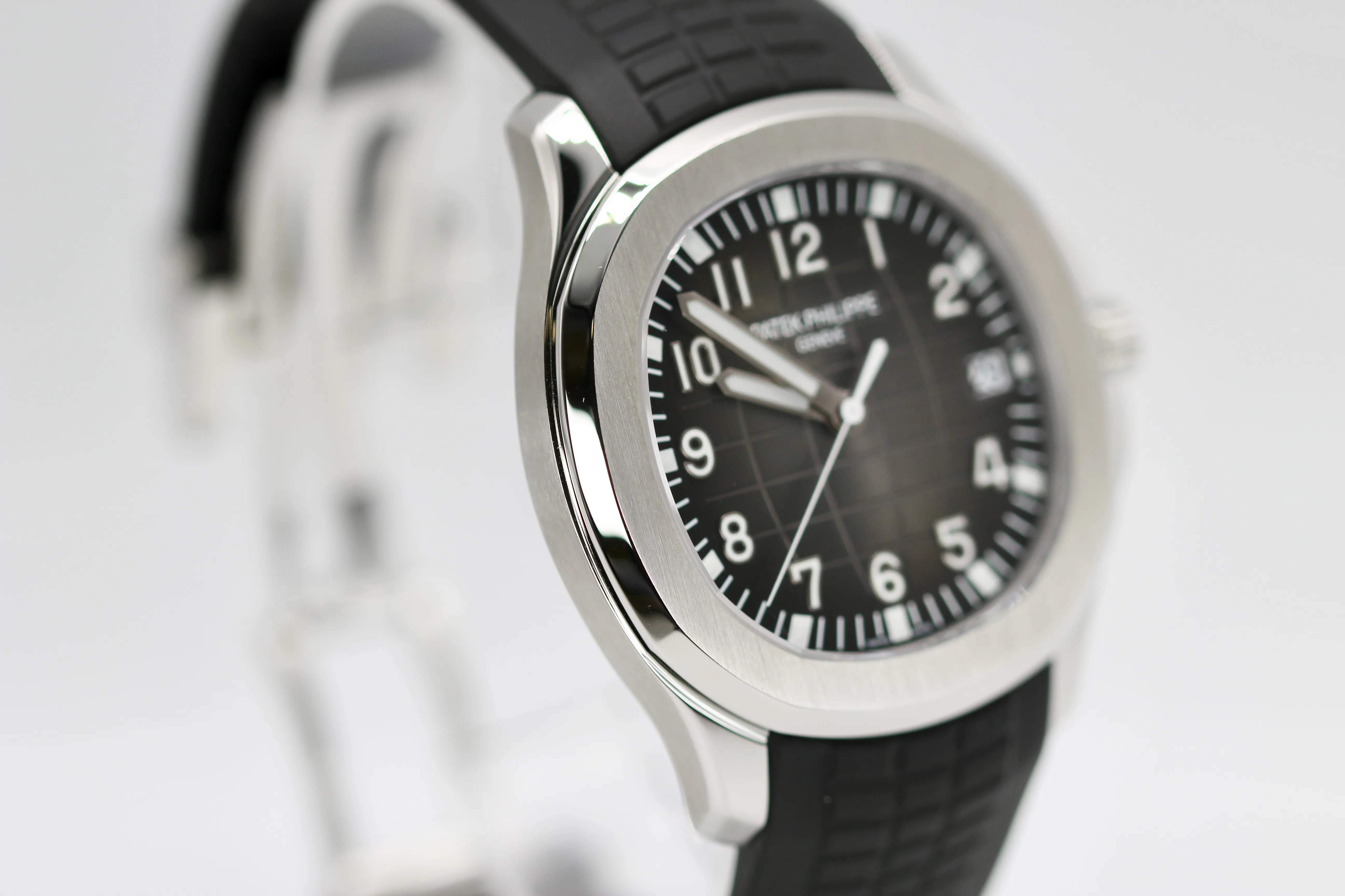 Patek Philippe Aquanaut 5167A-001 40mm Stainless steel Black Arabic 2