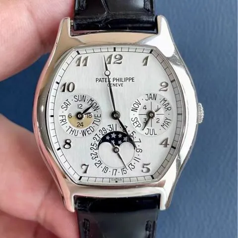 Patek Philippe Perpetual Calendar 5040G-018 5.25mm