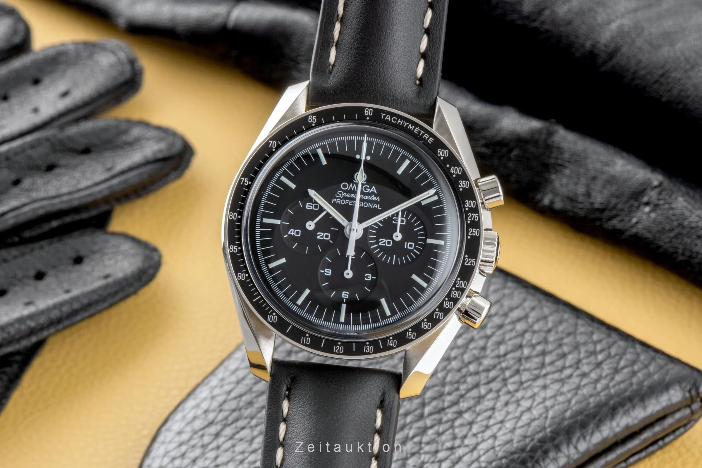 Omega Speedmaster Moonwatch 311.30.42.30.01.005 42mm Stainless steel Black