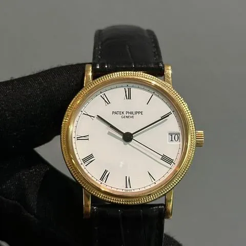 Patek Philippe Calatrava 3802/200 33mm Rose gold White