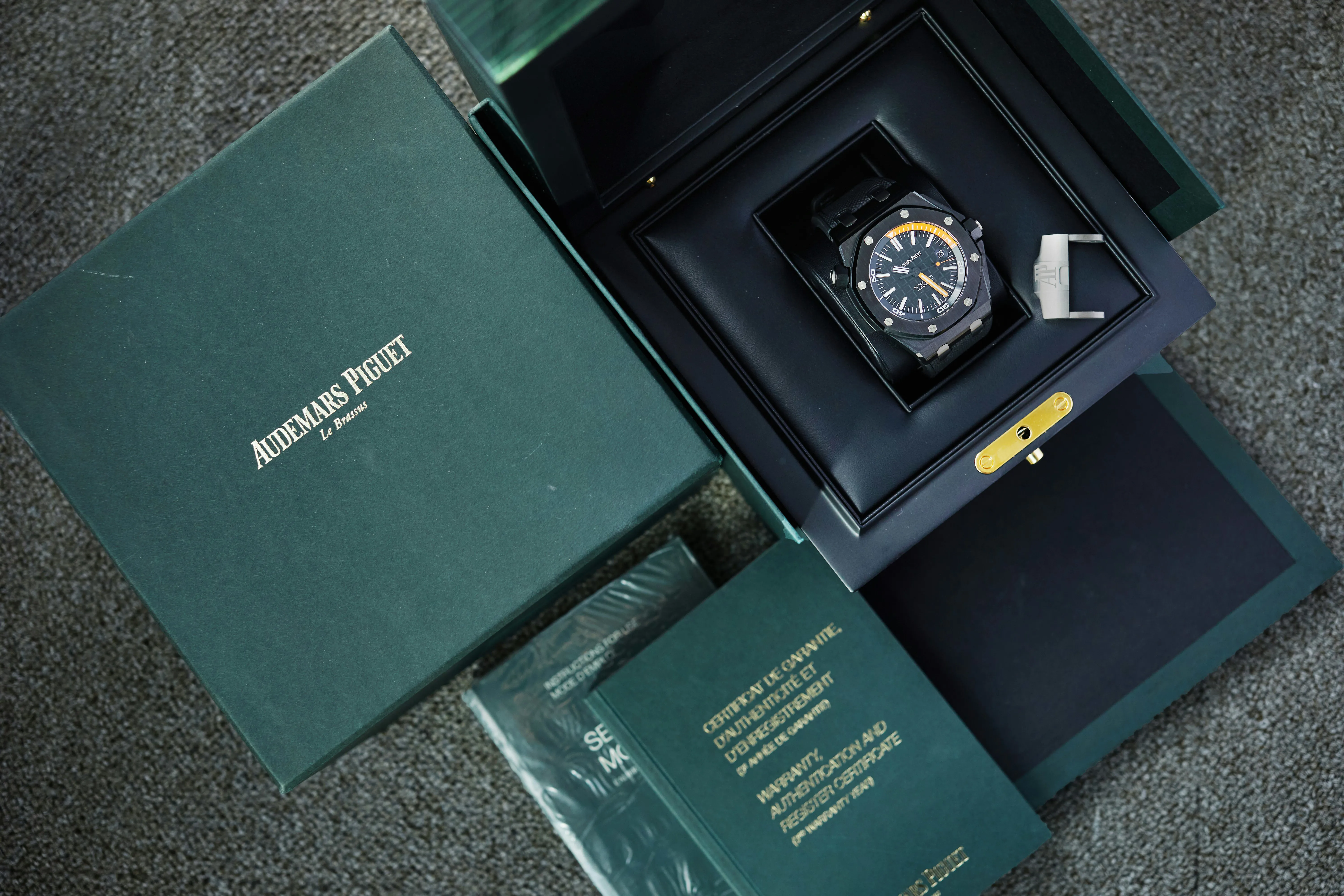 Audemars Piguet Royal Oak Offshore Diver 15707CE.OO.A002CA.01 42mm Ceramic Black 11