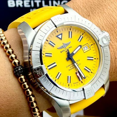 Breitling Avenger A17319101I1A1 45mm Stainless steel Yellow